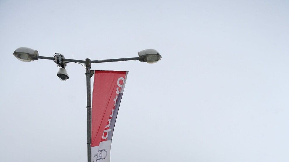 Sneženie na horskom priechode Donovaly 