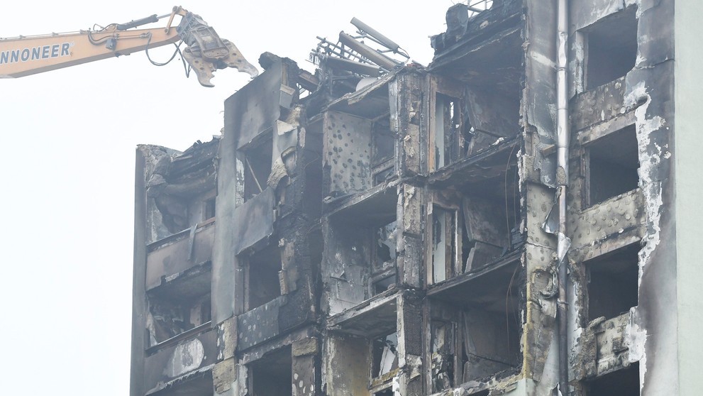 Demolácia bytovky v Prešove.