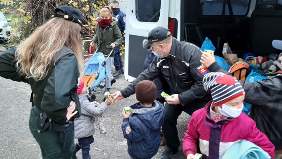 Cyklista počas pretekov spadol do kaktusov. Z tela mu vytiahli tisícky pichliačov