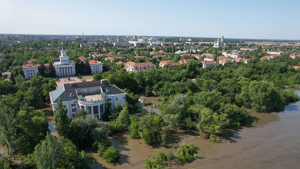 Záplavy v Chersonskej oblasti po zničení priehrady.