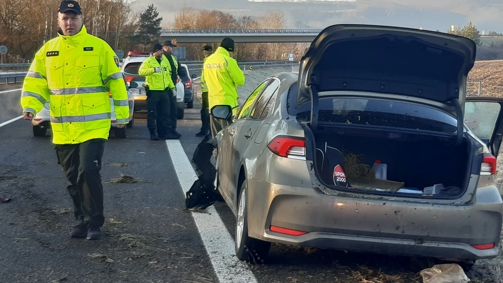 Tragédia na R1. Pri nehode vyhasol život mladého muža.