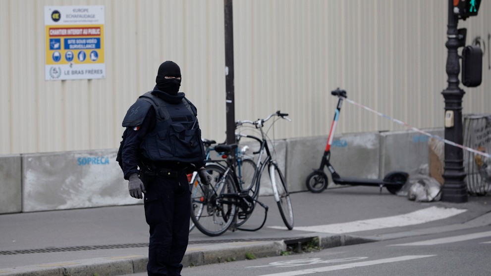 Útočník zabil štyroch policajtov.