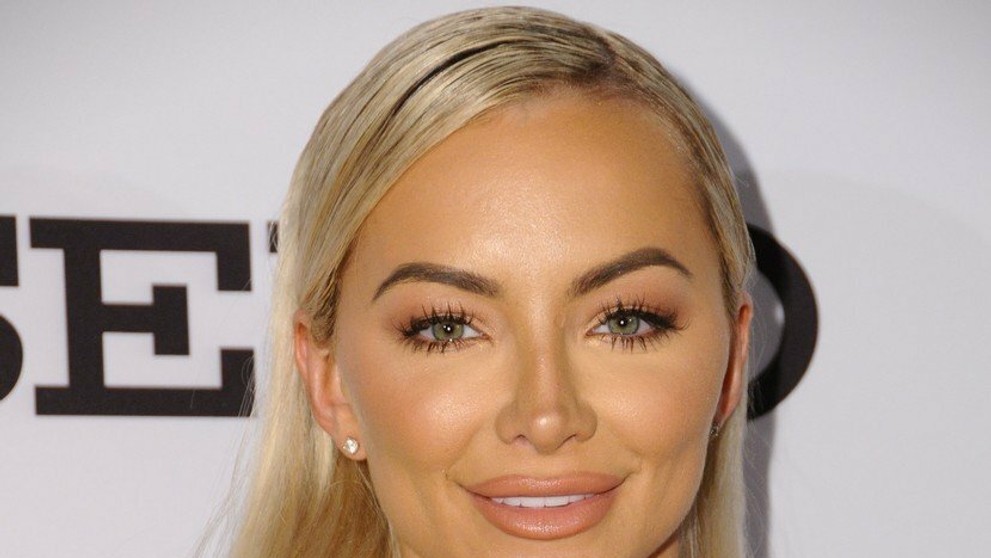 Lindsey Pelas