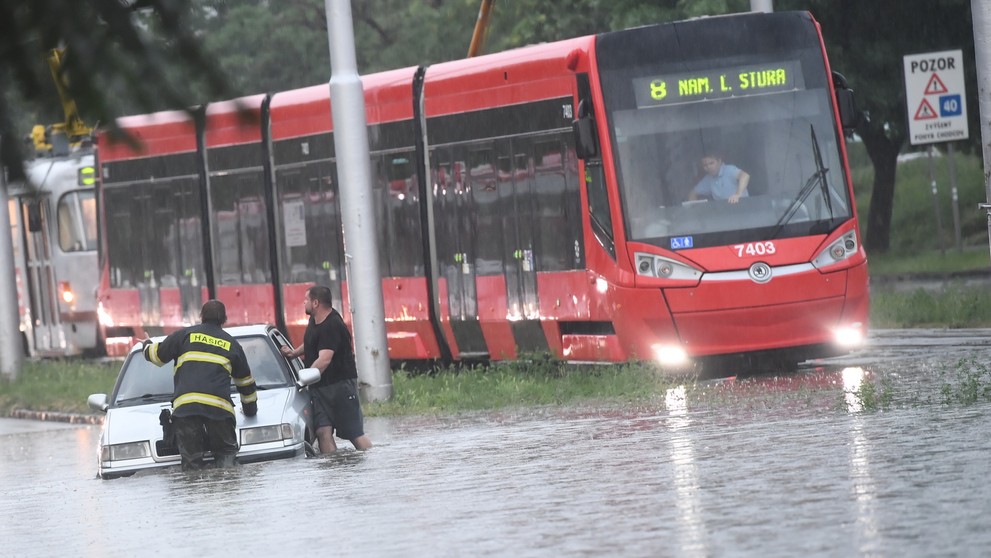 Bratislava po búrke