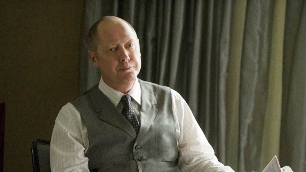 Herec James Spader v seriáli Čierny zoznam ako Raymond "Red" Reddington.