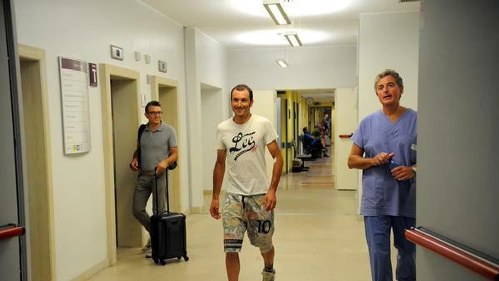 Ivan Basso odchádza z nemocnice, kde sa podrobil operácii semenníkov.
