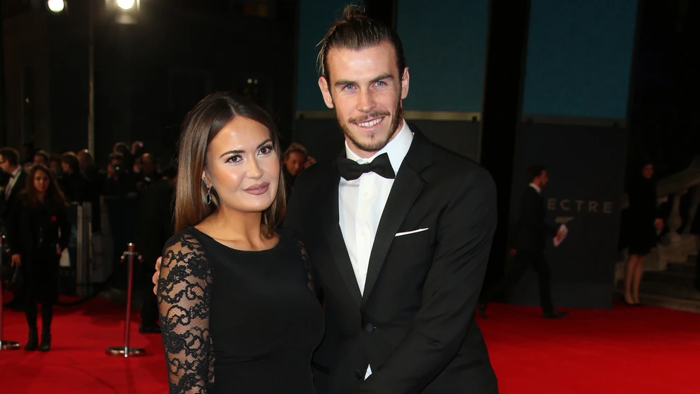 Na snímke vpravo waleský futbalový stredopoliar a hráč Realu Madrid Gareth Bale a jeho partnerka Emma Rhys-Jones.