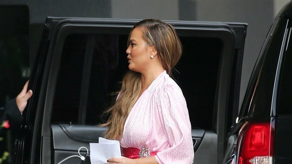 Chrissy Teigen v LA