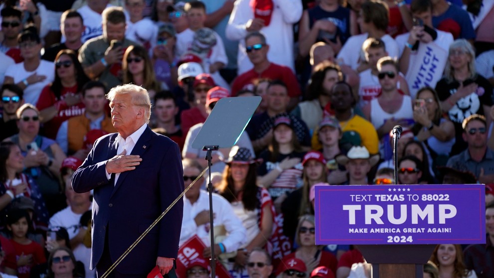 Donald Trump prichádza na svoju kampaň pred prezidentskými voľbami 2024.