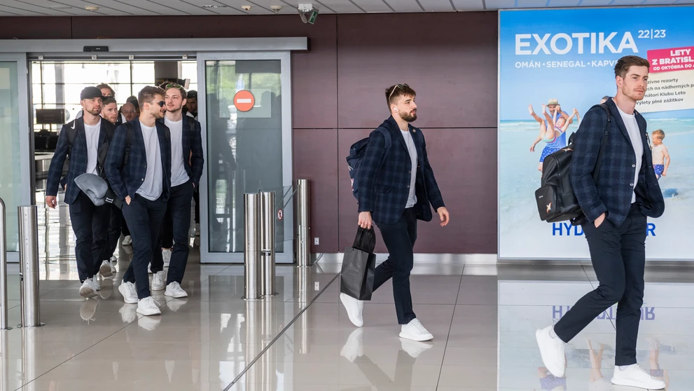 Slovenskí hokejisti po návrate z MS.