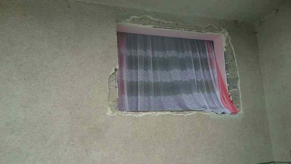 Julka (Laura Gavaldová) s babkou Marikou (Eva Pavlíková)