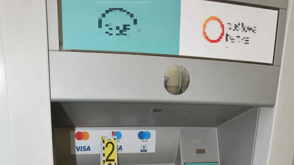 Bankomat v obci Ladce opäť vykradli.
