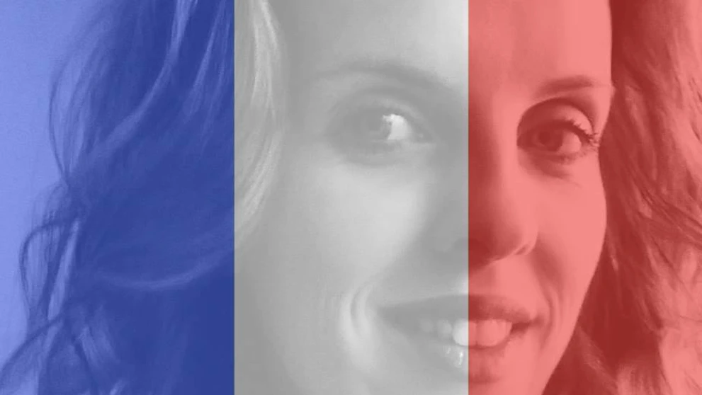 Faceebok zaplavili profilové fotografie zaodeté do francúzskej vlajky.