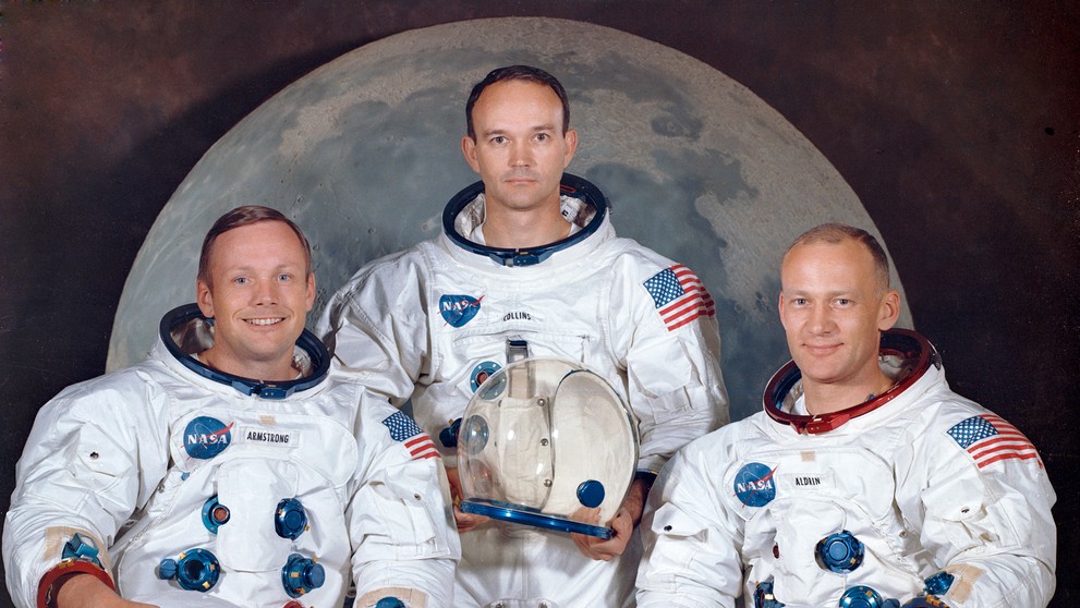 Prezident Richard Nixon sa zdraví z astronautmi v karanténe.