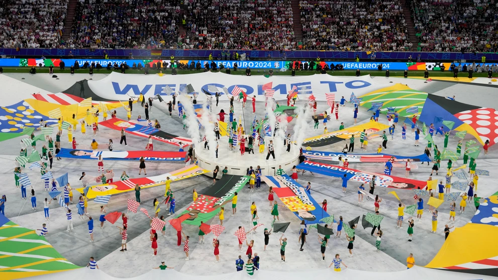Na snímke otvárací ceremoniál pred úvodným zápasom A-skupiny ME vo futbale Nemecko - Škótsko v Mníchove.