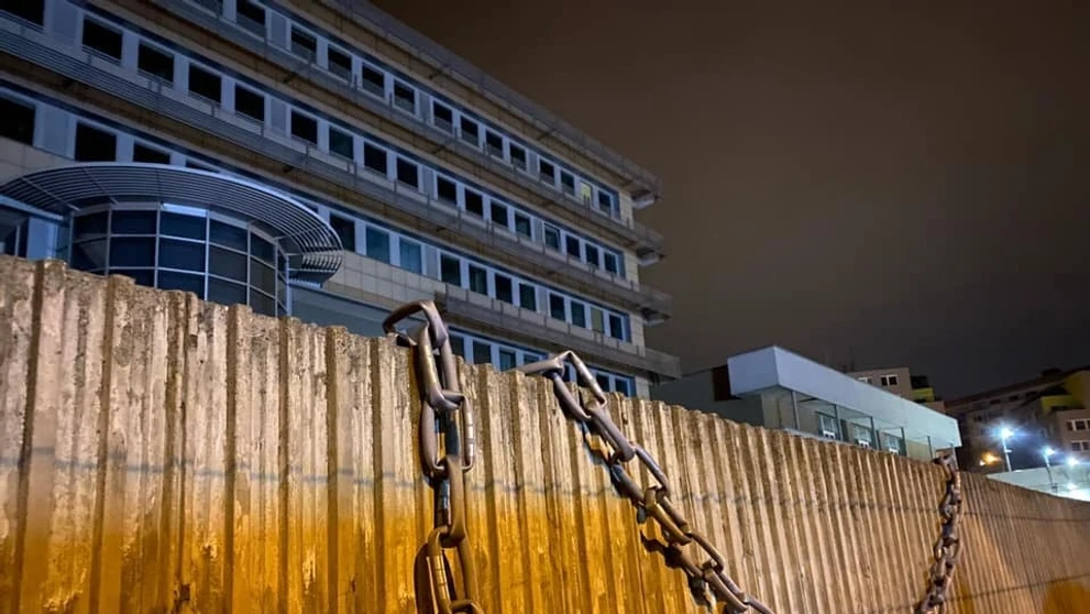 Symbolická reťaz pred ministerstvom zdravotníctva.