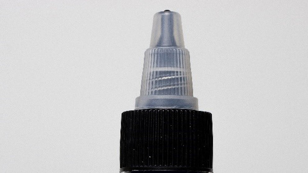 Farba na tetovanie s názvom Eternal Ink True Blue a značkou Eternal Ink.
