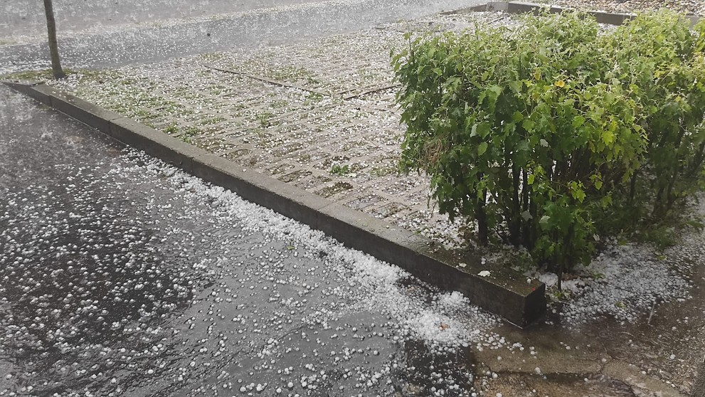 Búrka s krúpami v Trnave.