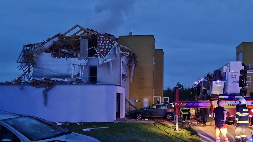 Explózia v obci Biely Kostol.