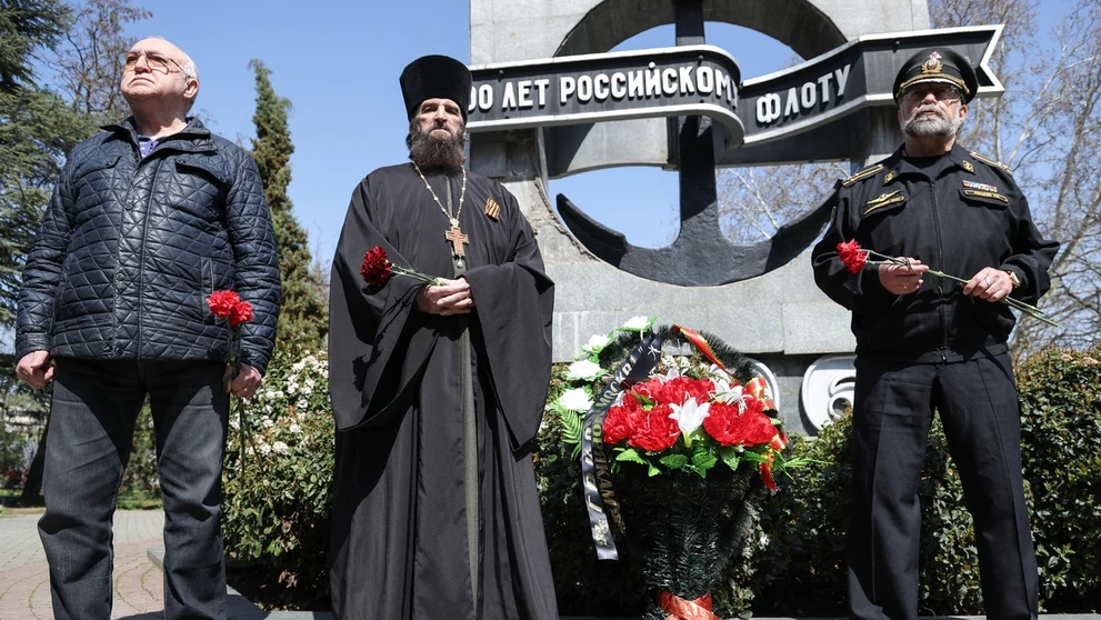 Spomienková akcia v Sevastopole, pri ktorej si uctili potopený krížnik Moskva.