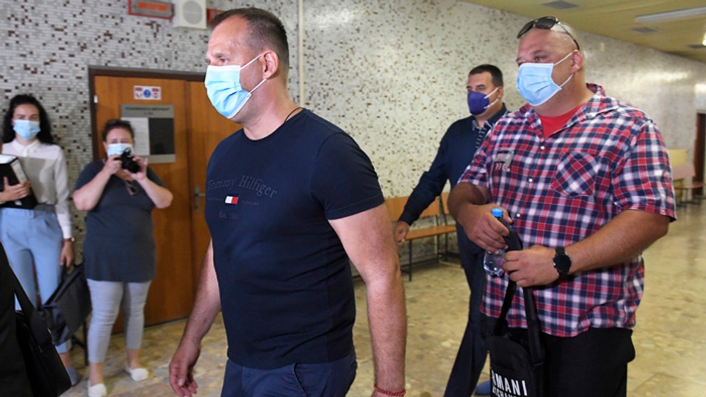 Bratia Paškovci na súde, zľava Martin, Maroš a Branislav.