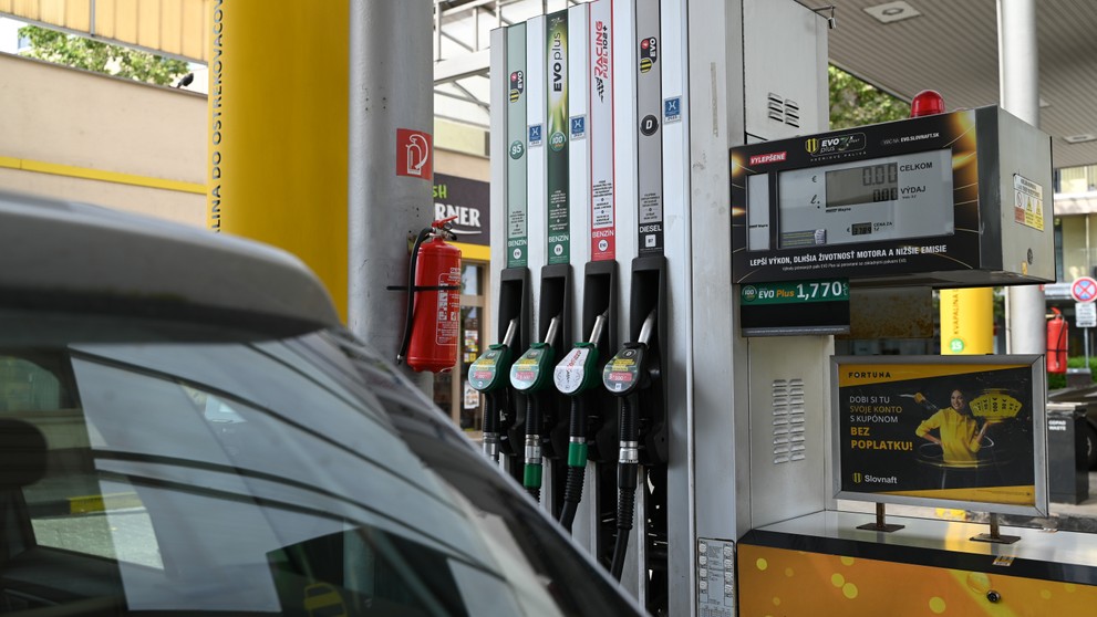 Palivo za takmer 4 eurá