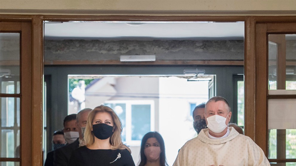 Prezidentka Zuzana Čaputová na omši v Kostole sv. Margity pri príležitosti sviatku sv. Cyrila a Metoda.
