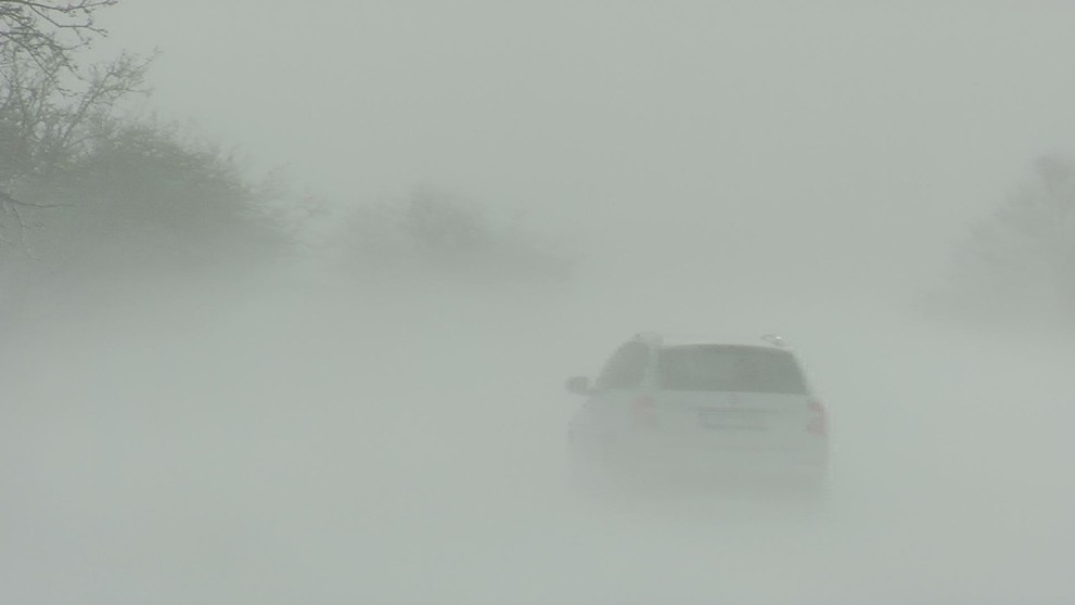 Fujavica na cestách v okolí Popradu 