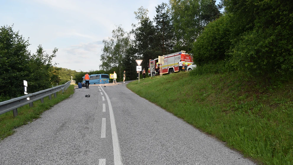 Tragická nehoda pri Bánovciach nad Bebravou.