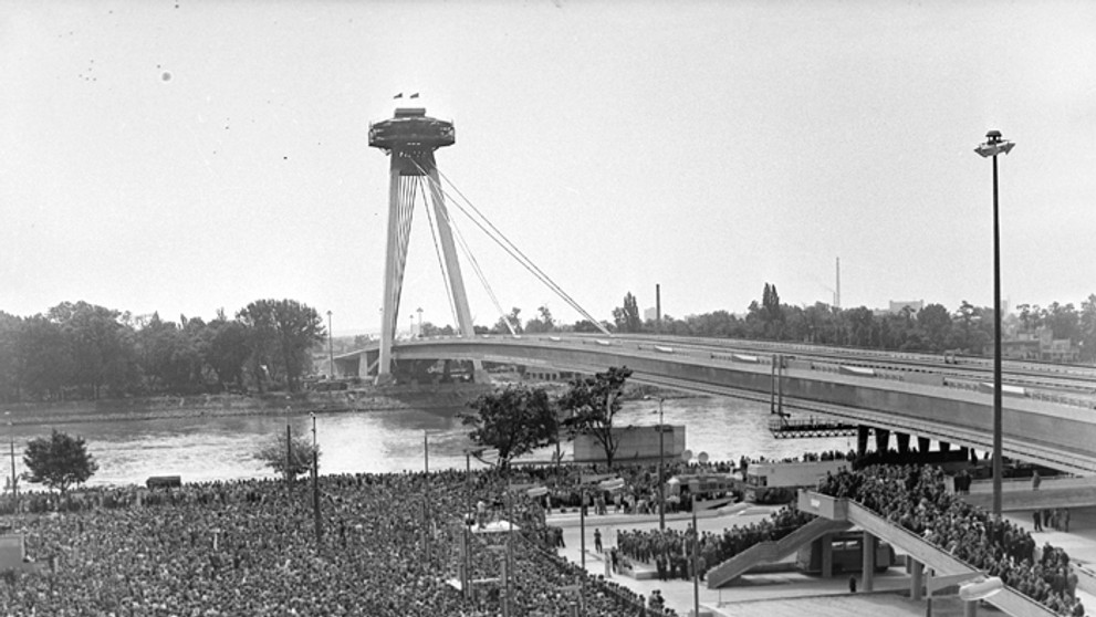 Slávnostné odovzdávanie Nového mosta cez Dunaj v Bratislave (26. augusta 1972)