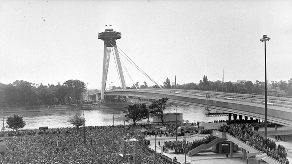 Slávnostné odovzdávanie Nového mosta cez Dunaj v Bratislave (26. augusta 1972)