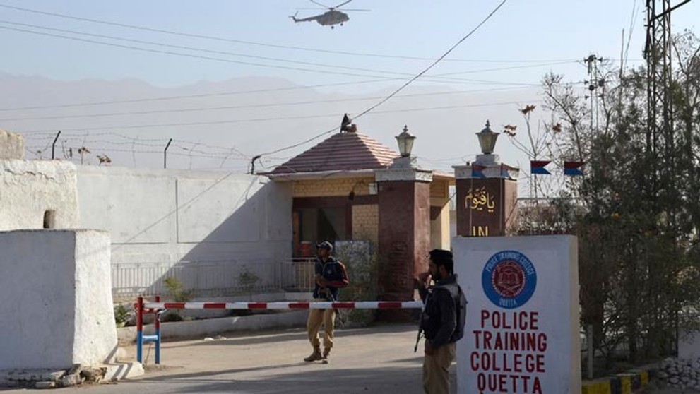 Ozbrojenci zaútočili na policajné výcvikové stredisko v Pakistane.