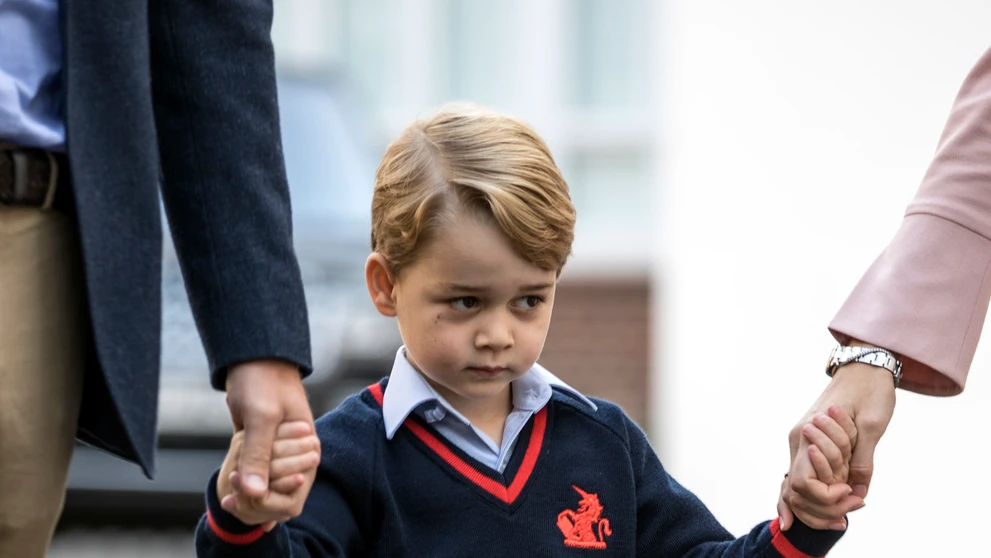 Princ George šiel prvýkrát do školy