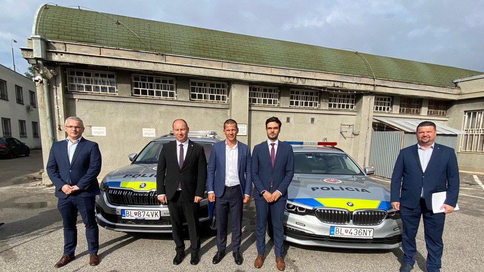 Nové policajné autá.