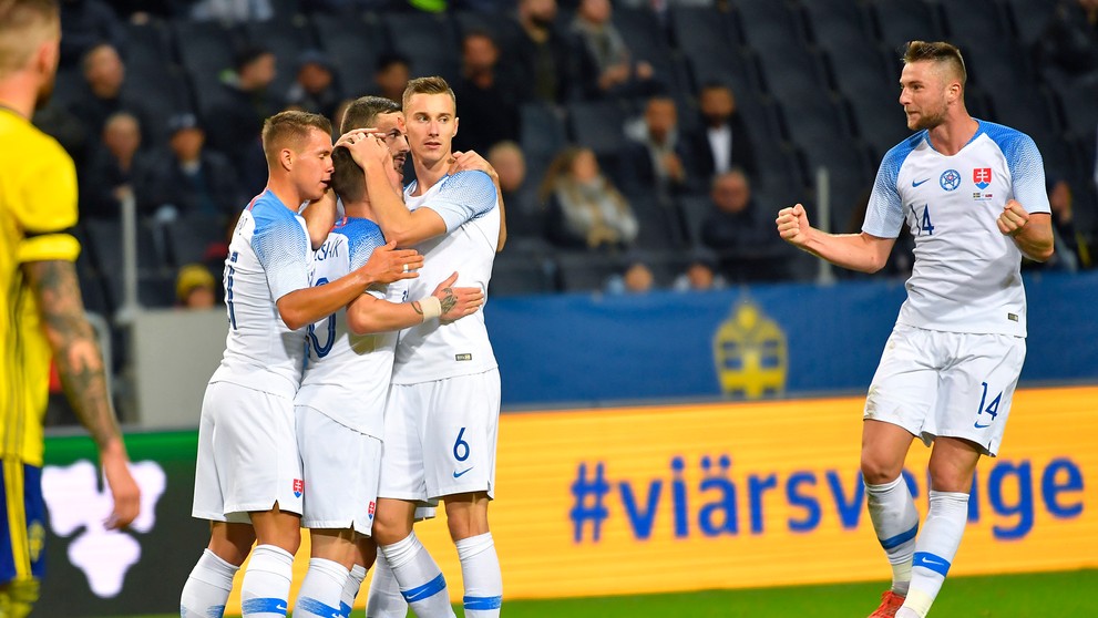 Slovenská radosť po góle v medzištátnom zápase vo Švédsku.