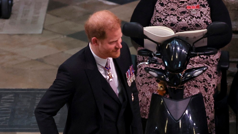 Princ Harry na korunovácii kráľa Karola III.