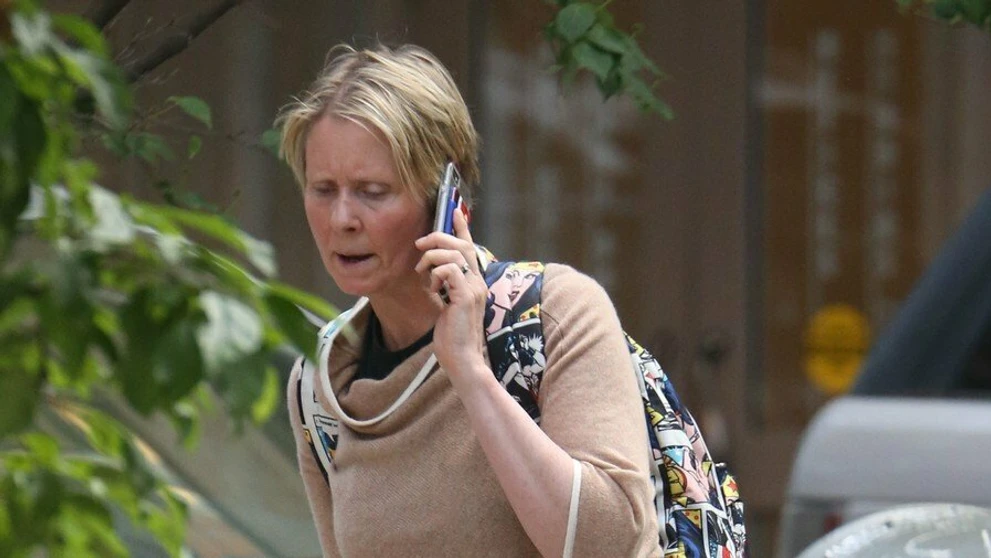 Cynthia Nixon v uliciach New Yorku.