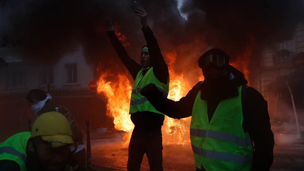 Protestujúci vo Francúzsku.