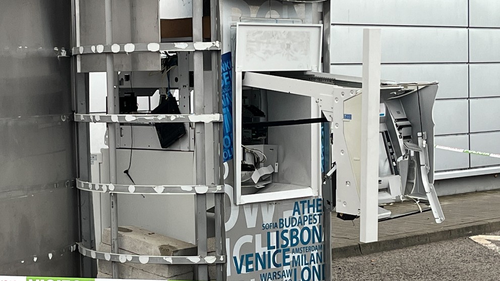 Zničený bankomat v Ivanke pri Dunaji.