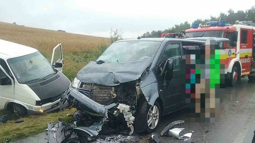 Nehoda pri obci Liptovský Trnovec. 