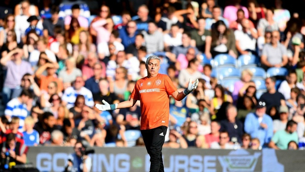 José Mourinho v netradičnej úlohe brankára.
