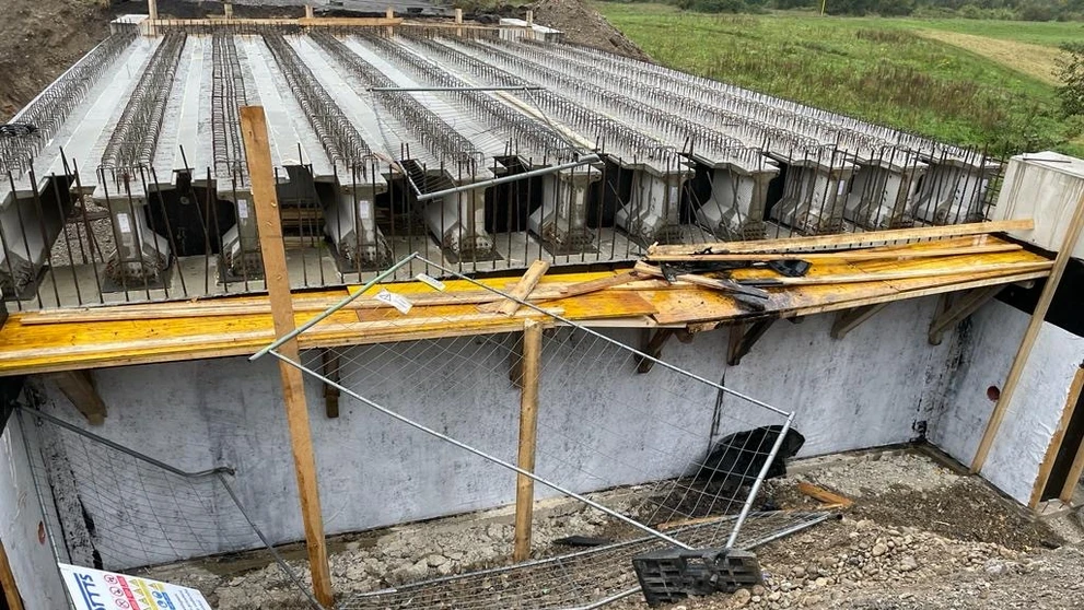 Stavba mosta pri Veľkých Bierovciach.