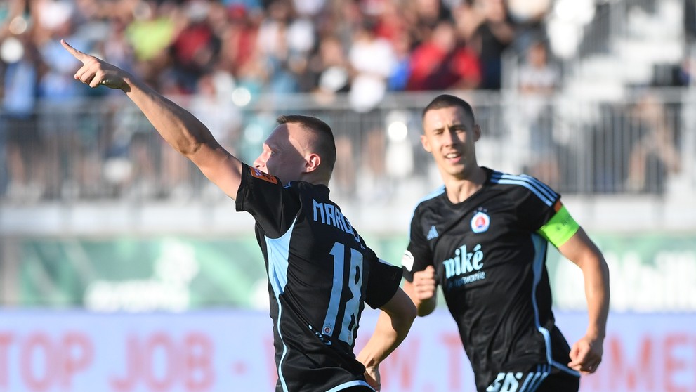 Nino Marcelli oslavuje gól