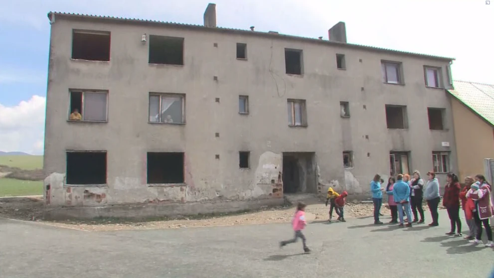 Nájomná bytovka v rómskej osade v Pečovskej Novej Vsi