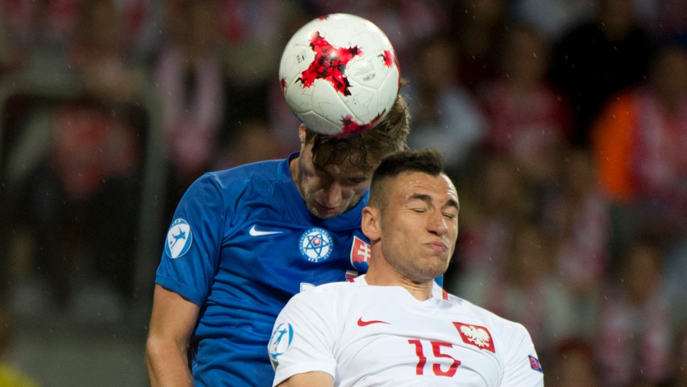 Vľavo Branislav Niňaj v súboji s Poliakom Jaroslawom Jachom na ME 21.