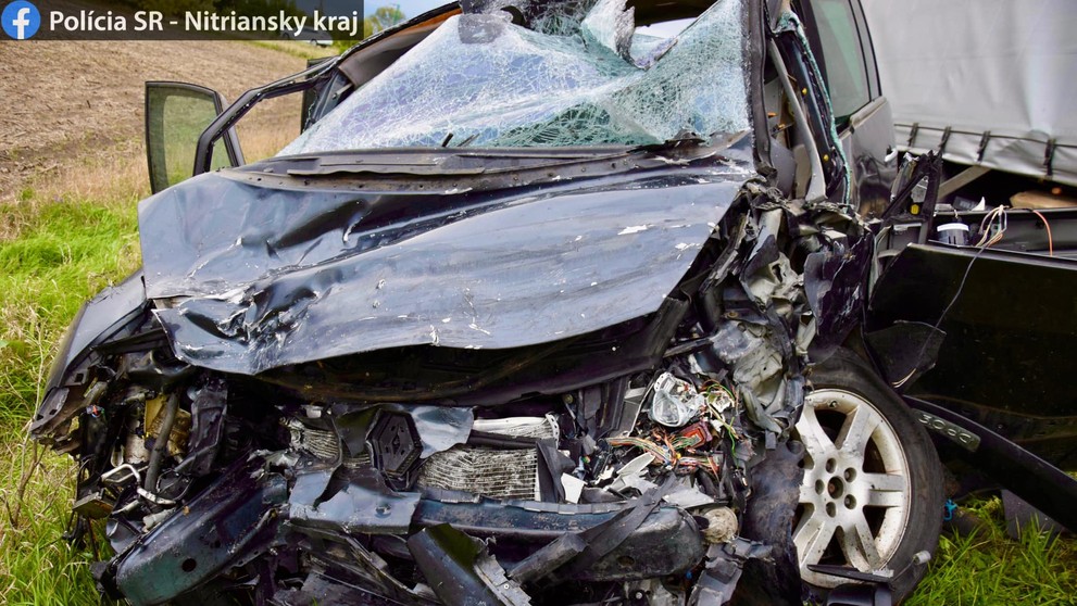 V osobnom vozidle zahynul vodič