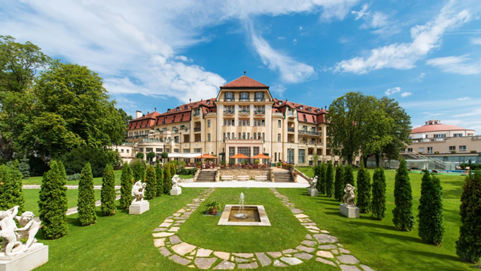 Pohľad na hotel Thermia Palace***** v Piešťanoch.