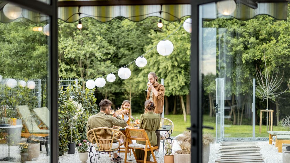 Pestovanie plodín či relax na terase. Aj to patrí k rodinným domom