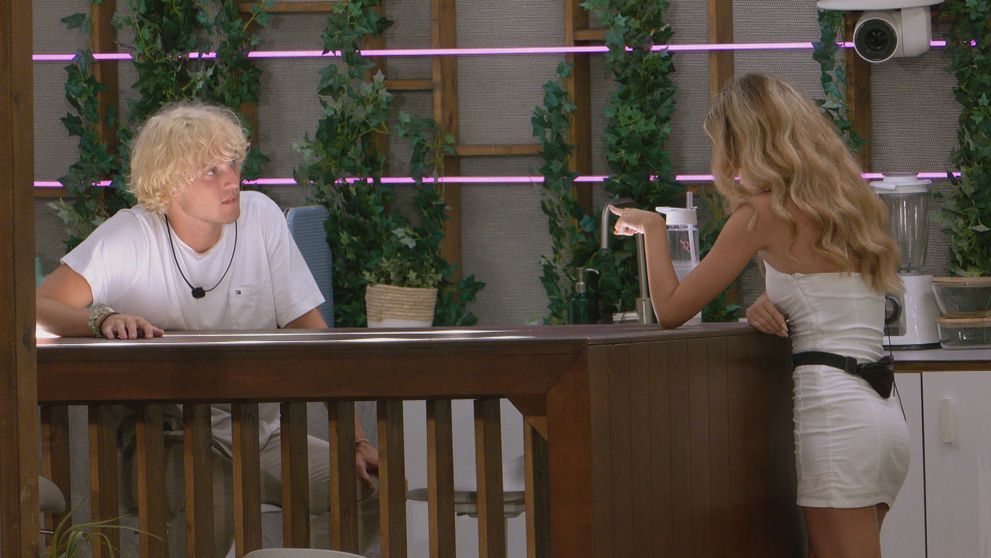 Napätá situácia vo vile. Ostrá hádka Dariny a Chrisa