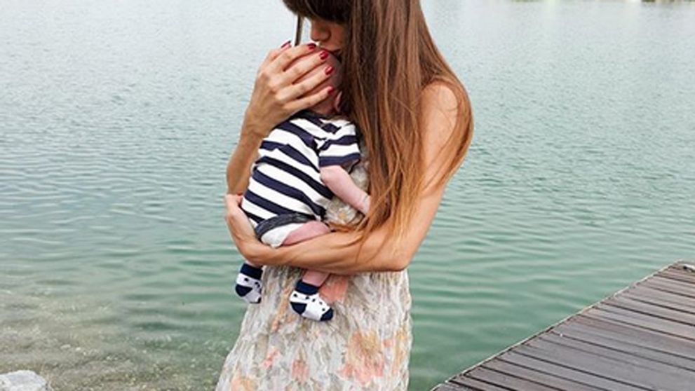 Po dramatickom pôrode sa speváčka teší zo synčeka. Takto si užívajú spoločné chvíle